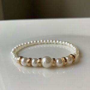 Exquisitely Elegant Pearl Bracelet